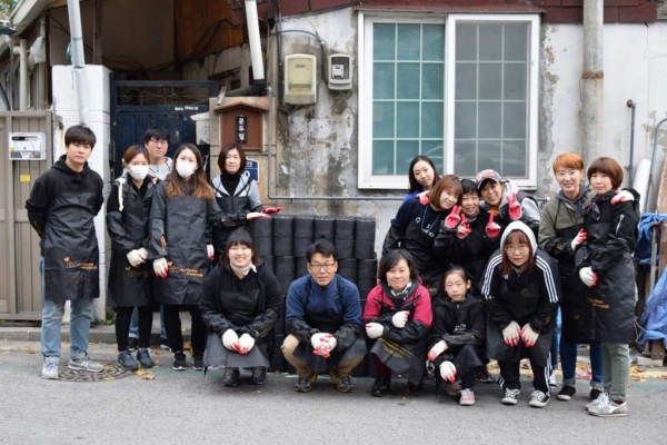 사진출처 한국대학생협연합회 홈페이지국민대 생협은 지역사회에 대한 나눔의 일환으로 '사랑의 연탄 나눔' 봉사활동을 진행했다.