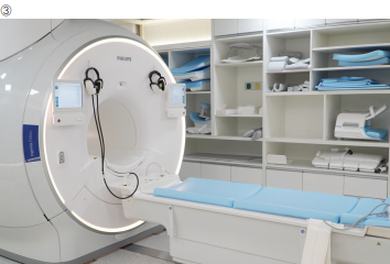 ③좁은 공간에 오랜 시간 머무르던 기존 검사 방법을 획기적으로 혁신한 ‘인제니아 엘리시온 X 3.0T’ 가 도입된 MRI실이다.