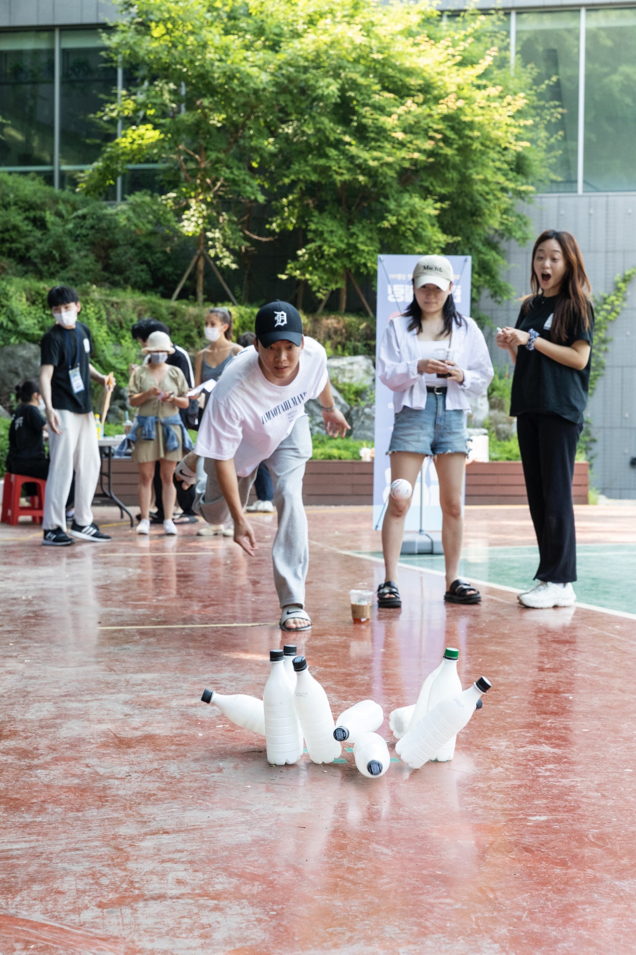 야구공으로 가뿐히 스트라이크! 사진 김수현 기자